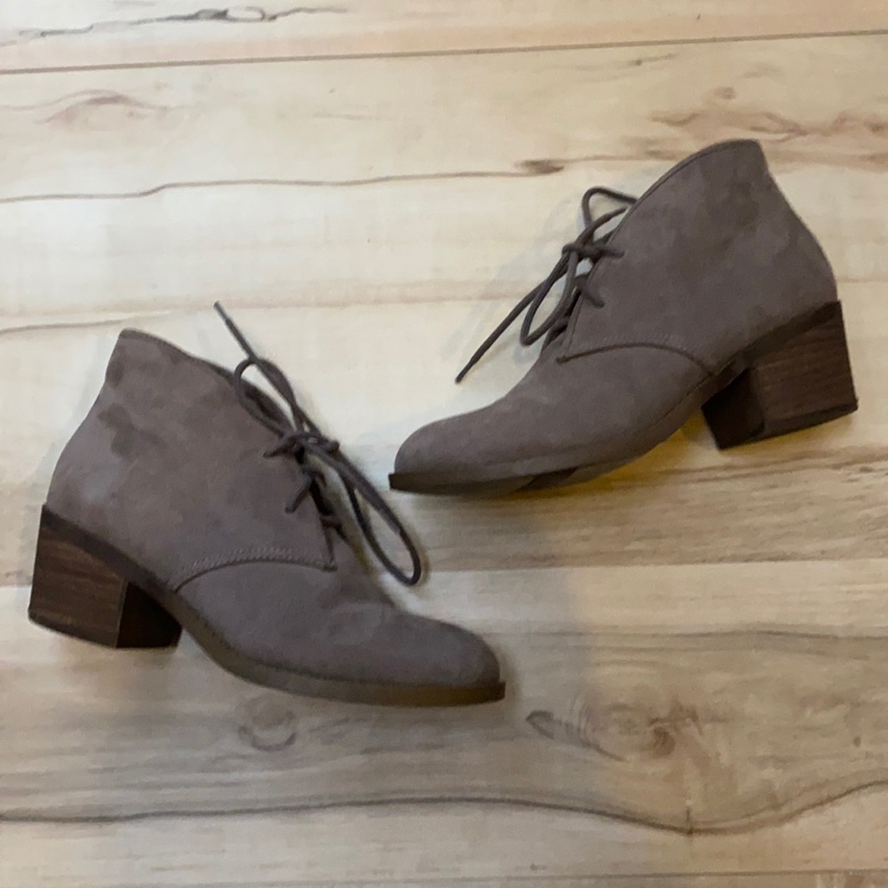 Carlos Graham 7.5 Heel Ankle Booties